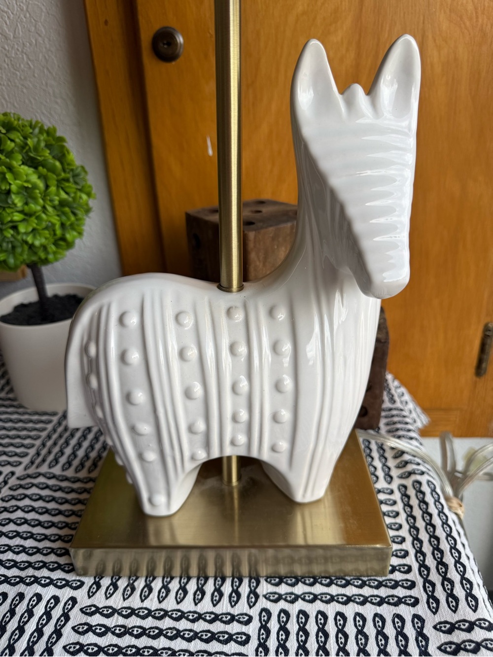 White Ceramic Donkey/Burrow Table Lamp